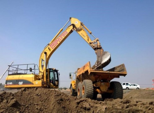 24T Cat  and Volvo Excavator - w/attachments 3