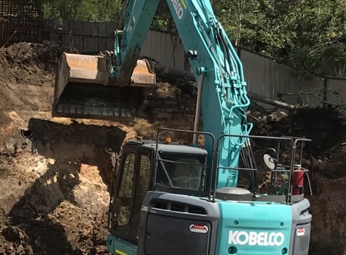 24T Kobelco SK235SR Excavator - Zero Swing 5