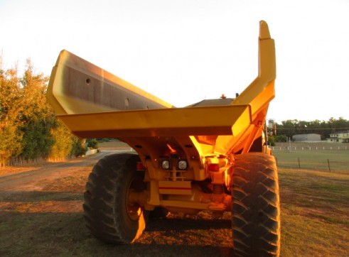 25T Cat 725 Dump truck Moxy for dry hire Available NOW 2