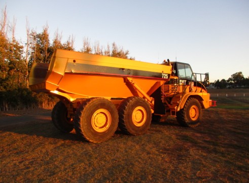 25T Cat 725 Dump truck Moxy for dry hire Available NOW 3