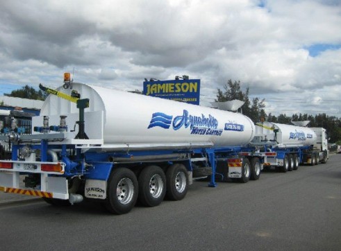 30,000L Semi Water Tankers for Hire 1
