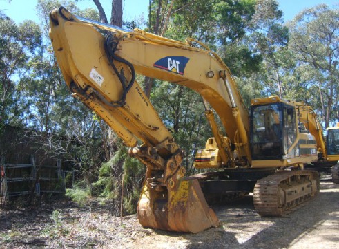 30t Caterpillar 330B Excavator 2