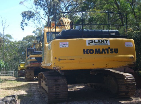 30t Komatsu PC300LC- 6 Excavator 2