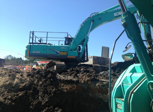 33 ton excavator 2
