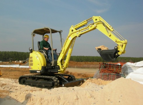 3.5t Excavator with Attachments 1
