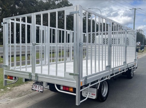 3.5T Tray / Cage Truck 2
