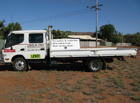 4T dual cab truck with 7 seats