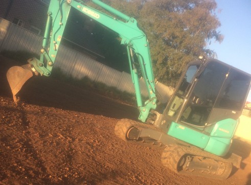 5.5t kobelco for hire
