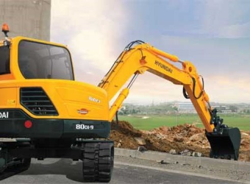 8T Excavator Hyundai R80CR-9 3