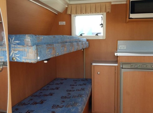 Caravan Accommodation 1-6 Person - Avan Ray 3
