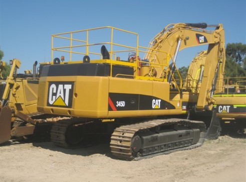 CAT 345D Excavator 3
