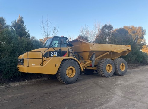 Cat 740 Dumptruck with tail gate