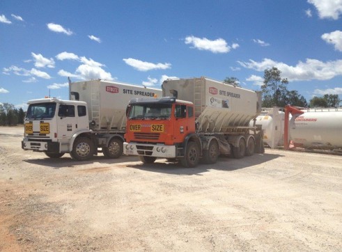 Cement / Lime Spreader Trucks - 20m3 capacity 7