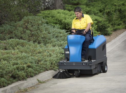 Compact Ride on Sweeper PB110 2