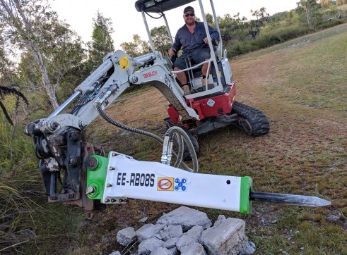 EE-RB08S Rock Breaker suits 0.7 - 1.4 T Excavators 2