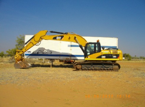Excavator 25T Caterpillar 325DL