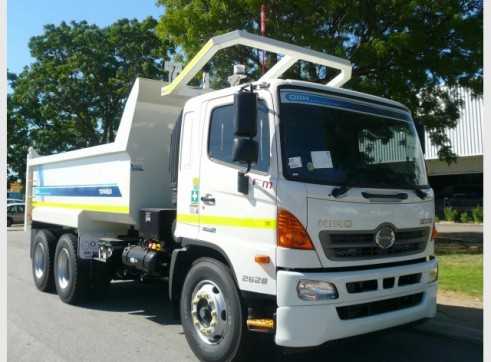 Hino FM 500 2426 Tippers 3