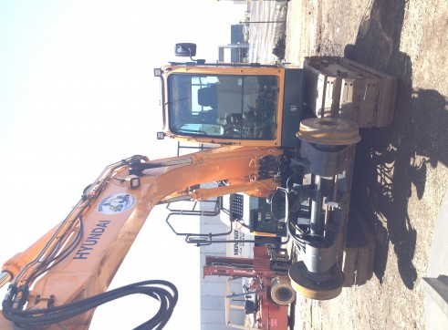 14.5T HiRail Zero Swing Excavator (Tracked) Hyundai R145CRD-9 3