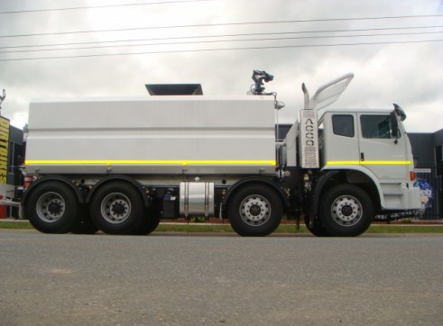 IVECO ACCO 8X4 18,000LT WATER TRUCK 1