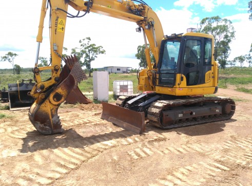 Komatsu 14T Excavator with Offset Boom