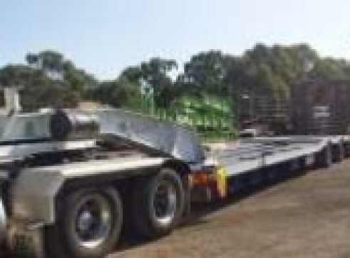Low Loader - 4R8 + 2R8 Dolley - 70T payload 1
