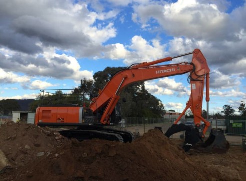 Machinery Hire - Excavators and Forklift 1