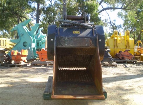 MB Crusher Bucket FOR HIRE OR SALE 2