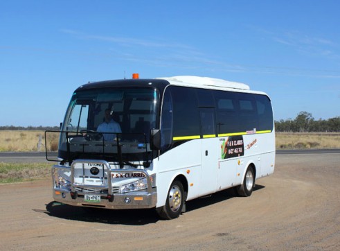 Mini Bus Dry Hire Coaches 12-28 Seat  1