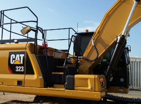 NEW 20T CAT 323 Next-Gen Excavator 3