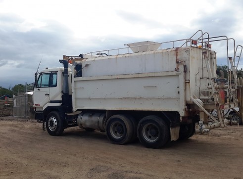 Nissan UD Tipper with a slip in 16000lt water tank