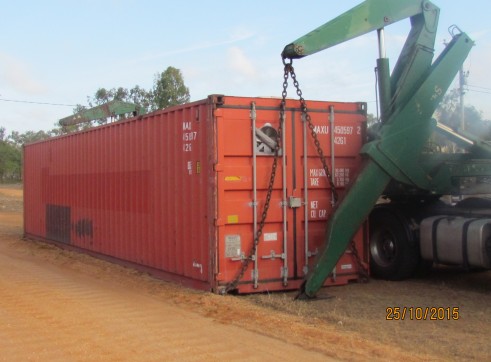 Prime Mover w/ 40ft Flat Bed Trailer (with container pins) 3