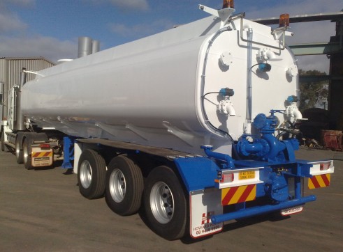 Prime Mover with Semi Water Tanker