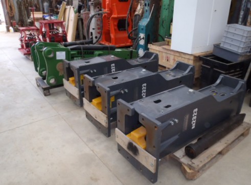 Rock Breakers Hydraulic Hammers For Hire or Sale 3
