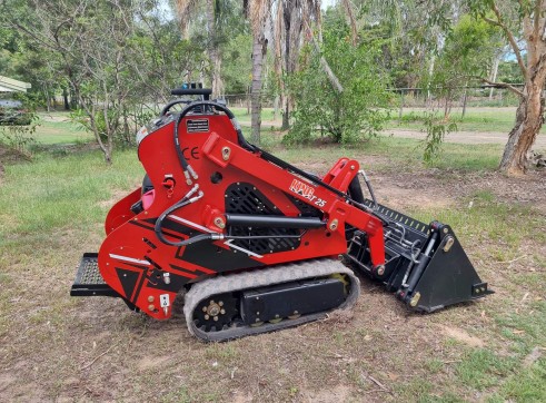 Tracked Mini Loader 4 in 1 bucket 25HP - with trailer 1