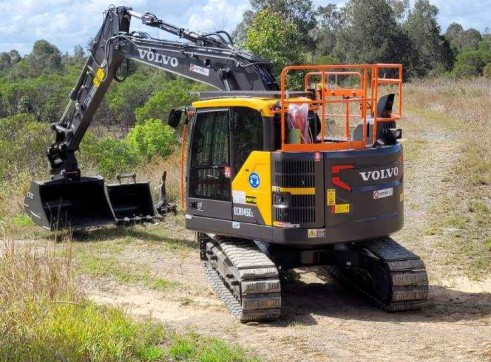 Volvo 14T Excavator with Tilt Hitch & Rubber pads (ECR145S) 1