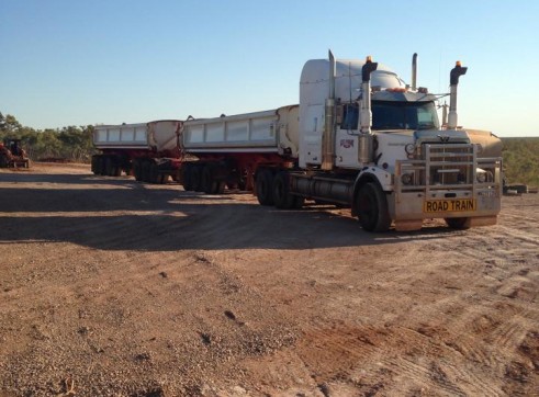 Western Star 4864 Prime Mover & Tripple Side Tippers 1