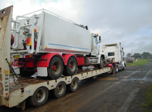 Western star Prime mover and Low Loader 3